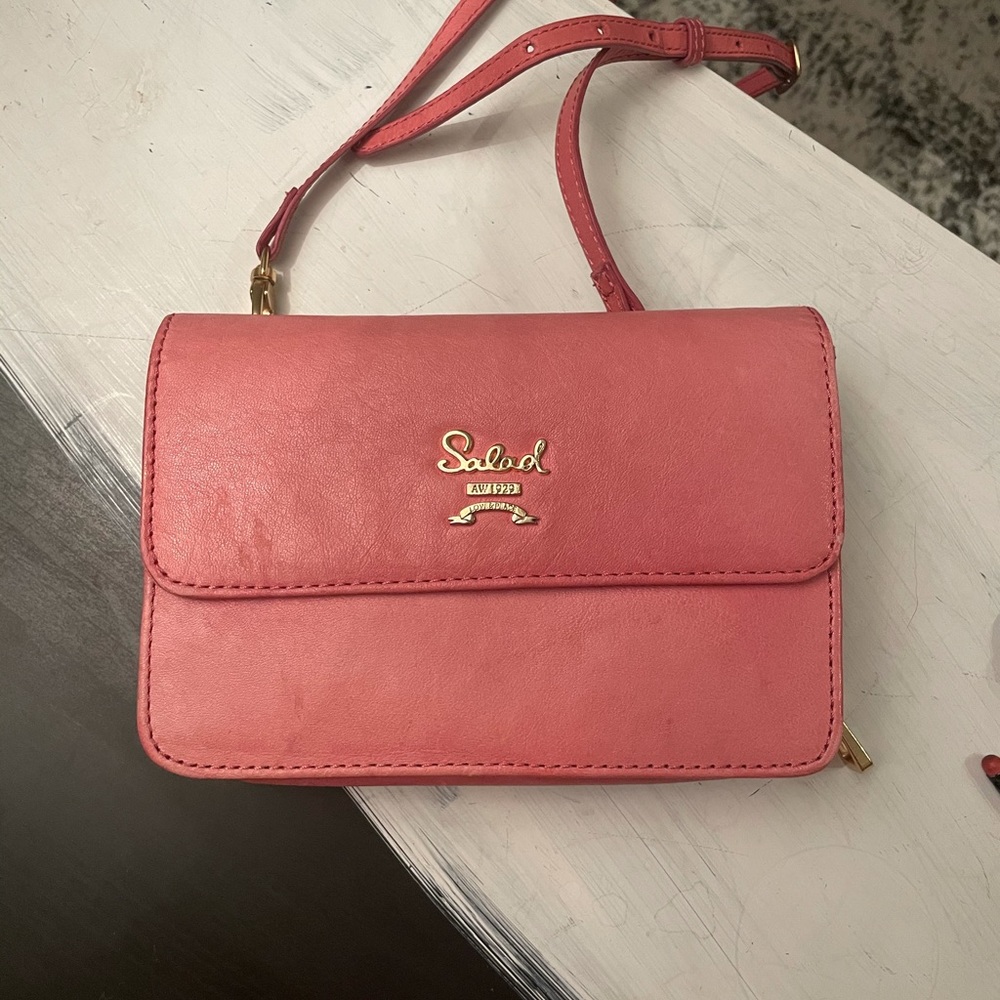 Salad cross body bag
